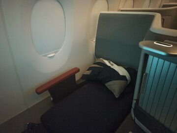 Lufthansa Allegris Business Class Airbus A350 Bett 2