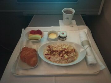 Lufthansa Allegris Business Class Airbus A350 Fruehstueck