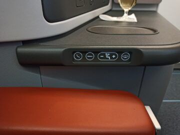 Lufthansa Allegris Business Class Airbus A350 Sitz Bedienelement