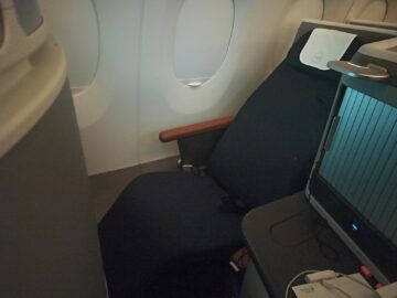 Lufthansa Allegris Business Class Airbus A350 Sitz Lounge Position