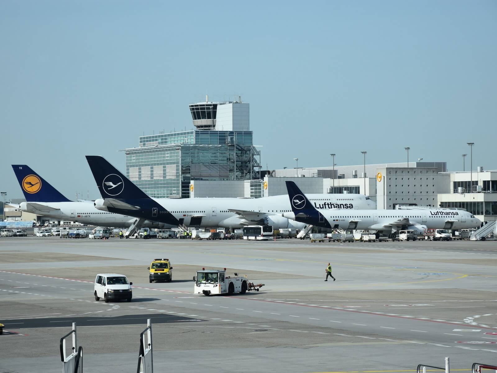 Lufthansa Flugzeuge Flotte Franfurt Tower