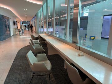 Korean Air Prestige Class Lounge West Seoul Incheon Arbeitsflaeche