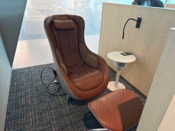 Korean Air Prestige Class Lounge West Seoul Incheon Relaxsessel2