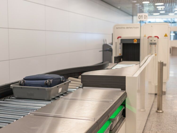 Flughafen Zuerich Sicherheitskontrolle Ct Scanner Copyright