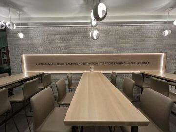 Lufthansa Allegris Lounge Newark Bistrotische