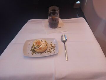 Condor Airbus A330neo Business Class Essen Mittagessen Dessert