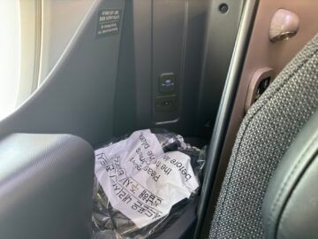 Korean Airlines Business Class Airbus A321neo Stauraum Kopfhoerer