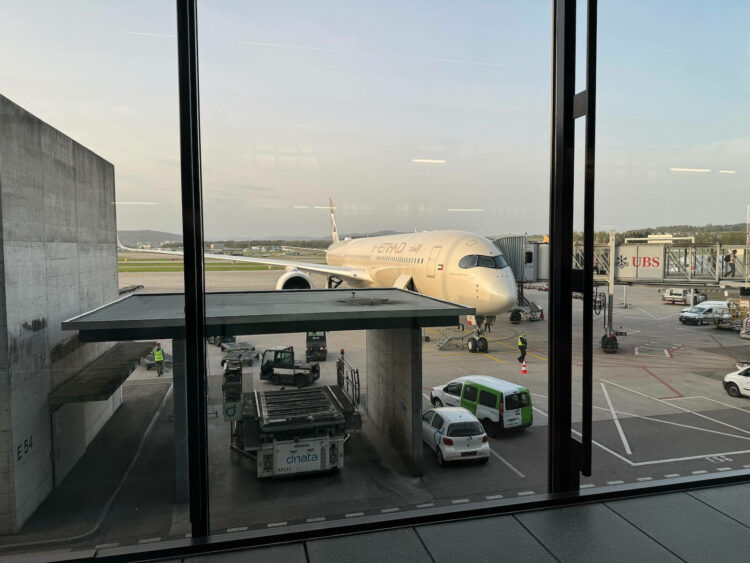 Etihad Airways Business Class Airbus A350 1000 Flugzeug