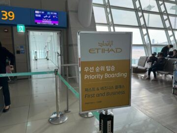 Etihad Airways Business Class Boeing 787 Priority Boarding