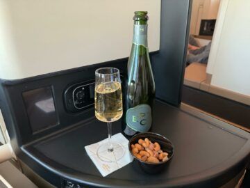 Etihad Airways Business Class Boeing 787 Snacks Nach Dem Start2