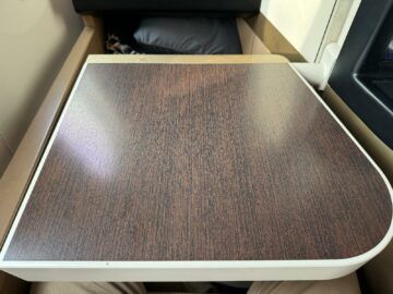 Etihad Airways Business Class Boeing 787 Tisch