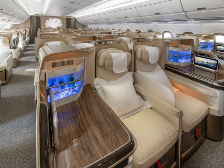 Emirates Airbus A350 900 Business Class Kabine Vorne Copyright