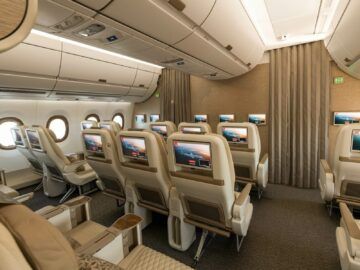 Emirates Airbus A350 900 Premium Economy Class Kabine Hinten Copyright