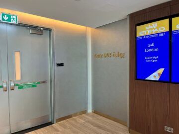 Etihad Business Class Lounge Gate D43