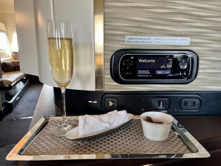 Etihad First Class Apartment A380 Champagner Tablett