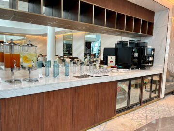 Etihad First Class Lounge Abu Dhabi Terminal A Cafe Getraenke