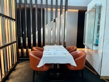 Etihad First Class Lounge Abu Dhabi Terminal A Restaurant Tische 2