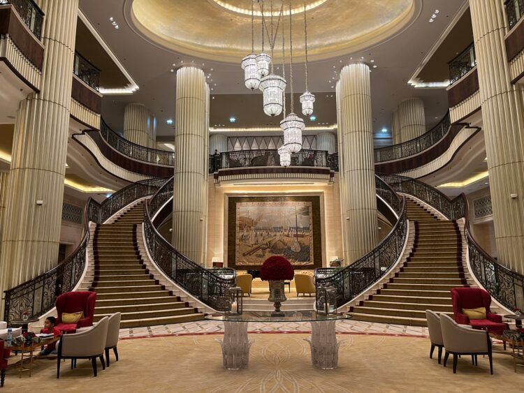 St Regis Abu Dhabi Treppe