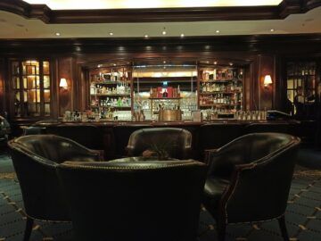 Steigenberger Icon Frankfurter Hof Autorenbar Sessel