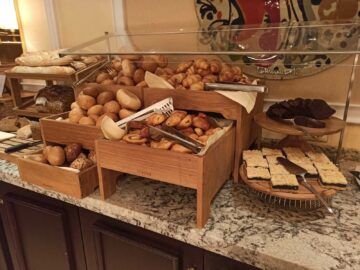 Steigenberger Icon Frankfurter Hof Fruehstueck Brot