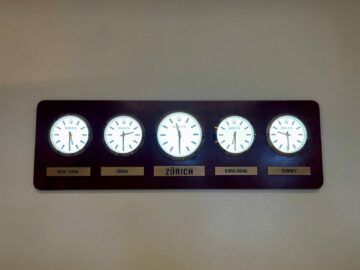 Emirates Lounge Zuerich Uhr
