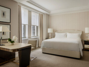 Waldorf Astoria New York Junior Suite Bett Copyright