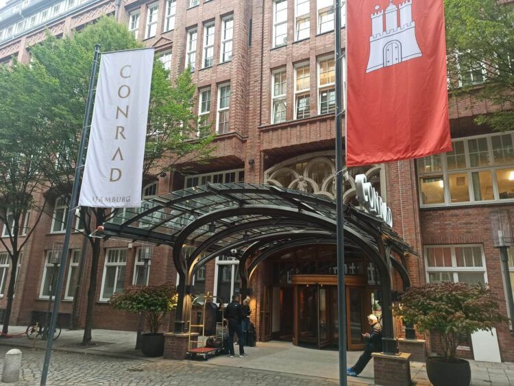 Conrad Hamburg Eingang Bugenhagen Strasse 1
