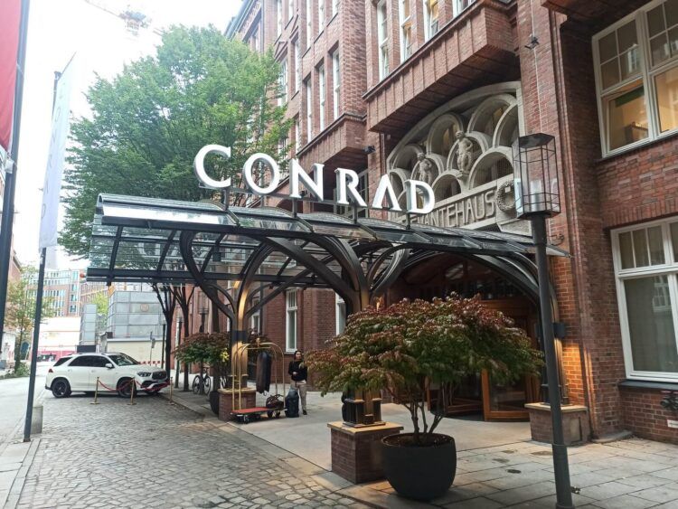 Conrad Hamburg Eingang Bugenhagen Strasse 2