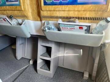Emirates Boeing 777 300er Business Class Fussraum