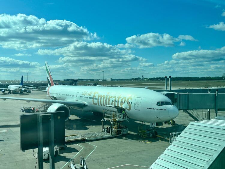 Emirates Boeing 777 300er Flugzeug London Stansted