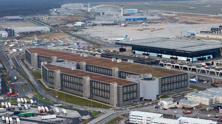 Fraport Frankfurt Flughafen Terminal 3 Parkhaus Copyright