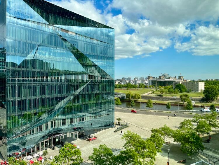 Steigenberger Hotel Am Kanzleramt Ausblick Kanzleramt