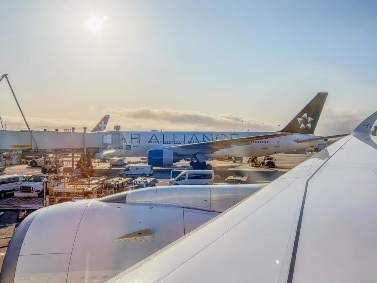 Flugzeug Lufthansa A350 United Star Alliance Boeing 777 Swiss In Sfo