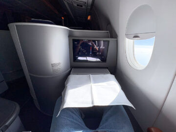 Lufthansa Allegris Business Class Airbus A350 Essen Service Tischdecke