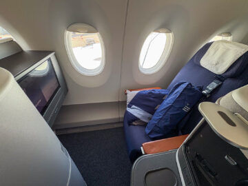 Lufthansa Allegris Business Class Airbus A350 Privacy Seat Sitz Bildschirm