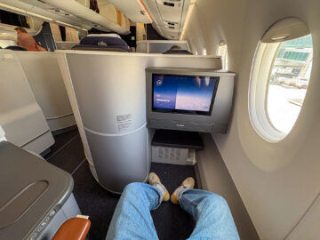 Lufthansa Allegris Business Class Airbus A350 Privacy Seat Sitz Pov