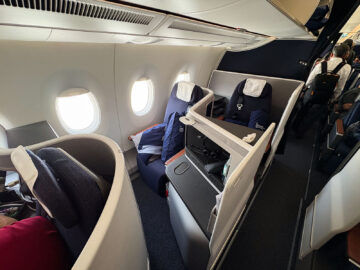 Lufthansa Allegris Business Class Airbus A350 Sitz Privacy Seat Kabine