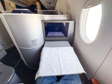 Lufthansa Allegris Business Class Airbus A350 Tisch