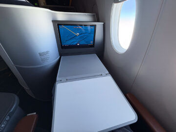 Lufthansa Allegris Business Class Airbus A350 Tisch Bildschirm