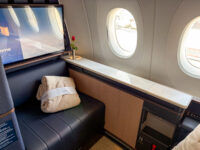 Lufthansa Allegris First Class Airbus A350 Sitz 1k Ottoman Bildschirm