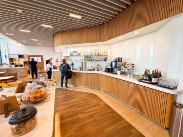 Lufthansa Senator Lounge Berlin Speisebereich