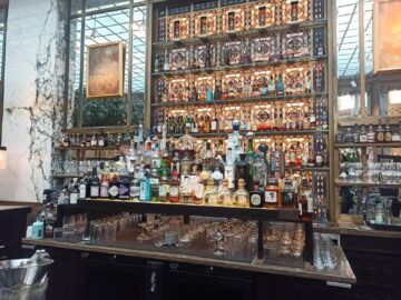 Park Hyatt Vienna Bar Tag Copyright