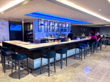 United Polaris Lounge San Francisco Bar
