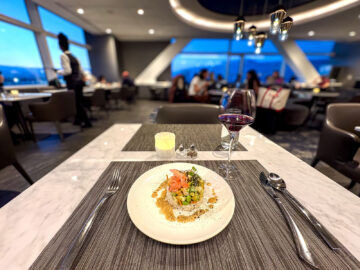 United Polaris Lounge San Francisco Dining Room Hauptgericht