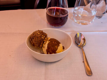 Air New Zealand Business Premier Class Boeing 777 Essen Dessert Eis