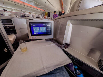 Air New Zealand Business Premier Class Boeing 777 Tisch Drink