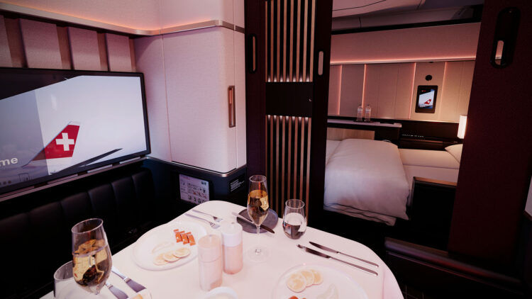 Swiss Senses First Class Grand Suite Esszimmer Copyright