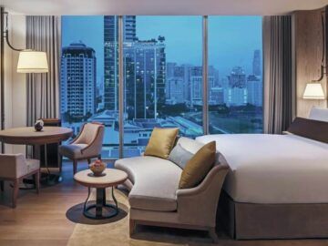 Waldorf Astoria Bangkok Deluxe Room Copyright
