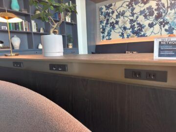 American Express Centurion Lounge Tokyo Haneda Steckdosen2