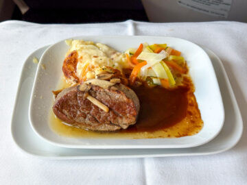 Lufthansa Aribus A350 Ex Pal Business Class Essen Hauptspeise